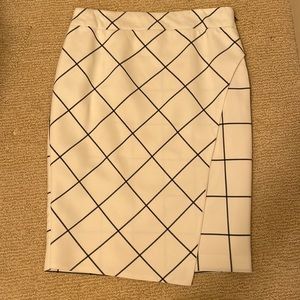 Katherine Barclay skirt. Size 4. Never worn.